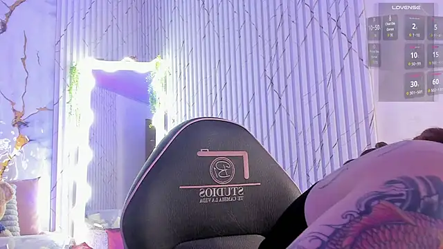 Snapshot of Naomy_tay1 chatting on March 22, 2026, 3:21 am Naomy tay1 online show from March 22, 2026, 3:21 am