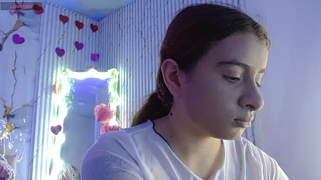 Snapshot of Naomy_tay1 chatting on March 4, 2026, 3:03 am Naomy tay1 online show from March 4, 2026, 3:03 am