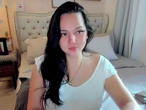 SweetHoney369 online show from March 5, 2026, 5:15 am