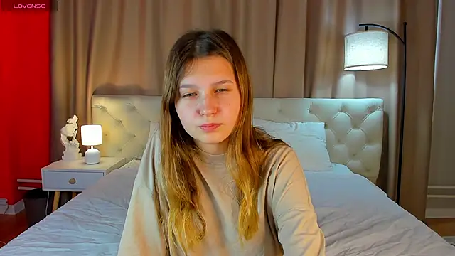 Elle Ellise online show from September 21, 2025, 7:57 am