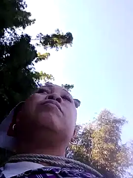 Snapshot of Mamapm20 chatting on November 30, 2025, 2:01 am Mamapm20 online show from November 30, 2025, 2:01 am