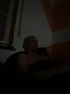 DrLongDongziehtblank online show from May 2, 2026, 11:43 pm