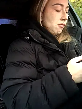 Snapshot of Reina_Cummings chatting on October 15, 2025, 5:06 am Reina Cummings online show from October 15, 2025, 5:06 am