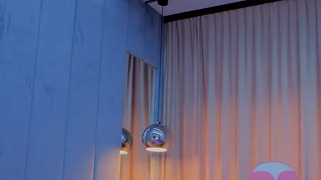 Snapshot of Reina_Cummings chatting on November 13, 2025, 7:12 am Reina Cummings online show from November 13, 2025, 7:12 am