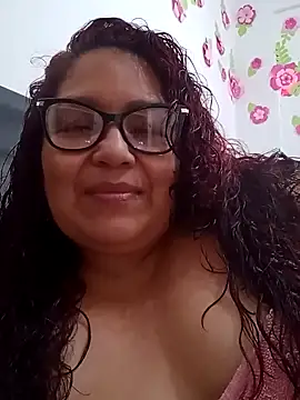 Snapshot of ladytropical1 chatting on November 17, 2025, 1:37 pm ladytropical1 online show from November 17, 2025, 1:37 pm