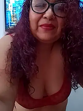 Snapshot of ladytropical1 chatting on October 9, 2025, 3:01 pm ladytropical1 online show from October 9, 2025, 3:01 pm