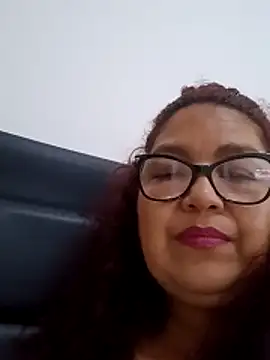 Snapshot of ladytropical1 chatting on November 22, 2025, 6:40 pm ladytropical1 online show from November 22, 2025, 6:40 pm