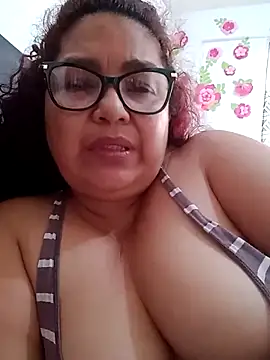 Snapshot of ladytropical1 chatting on December 14, 2025, 7:41 pm ladytropical1 online show from December 14, 2025, 7:41 pm