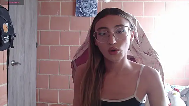 Andrea camilaaa online show from October 14, 2025, 5:35 pm