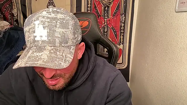 Snapshot of brettmycles28 chatting on February 17, 2026, 6:22 am brettmycles28 online show from February 17, 2026, 6:22 am