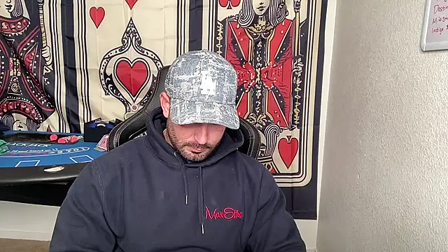 Snapshot of brettmycles28 chatting on February 11, 2026, 8:09 pm brettmycles28 online show from February 11, 2026, 8:09 pm