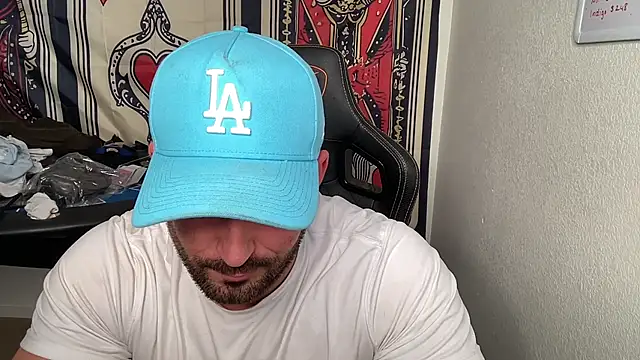 Snapshot of brettmycles28 chatting on February 17, 2026, 8:17 pm brettmycles28 online show from February 17, 2026, 8:17 pm