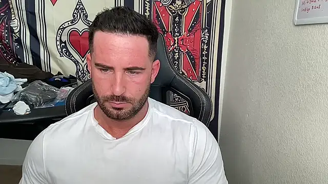 Snapshot of brettmycles28 chatting on February 18, 2026, 7:10 pm brettmycles28 online show from February 18, 2026, 7:10 pm