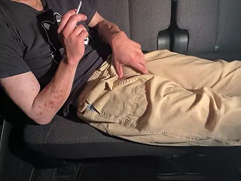 Snapshot of CAMEL1913 chatting on September 19, 2025, 4:44 pm CAMEL1913 online show from September 19, 2025, 4:44 pm