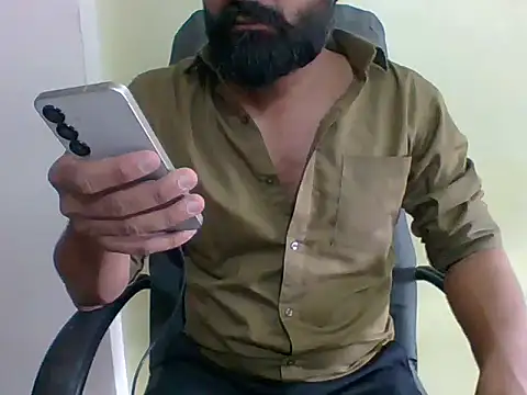 Snapshot of autophile-indian chatting on September 17, 2025, 7:21 am autophile-indian online show from September 17, 2025, 7:21 am