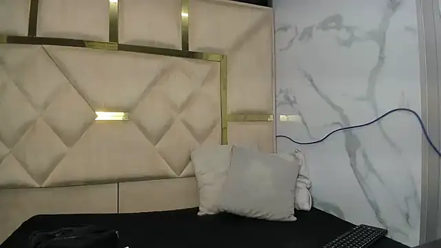 Snapshot of Allisonts69 chatting on November 11, 2025, 3:34 am Allisonts69 online show from November 11, 2025, 3:34 am