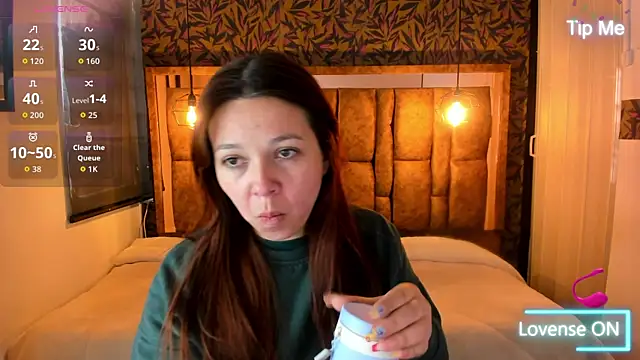 Isa Thompson   online show from October 21, 2025, 11:53 am