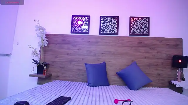 AlexandraCambell online show from October 11, 2025, 7:26 pm