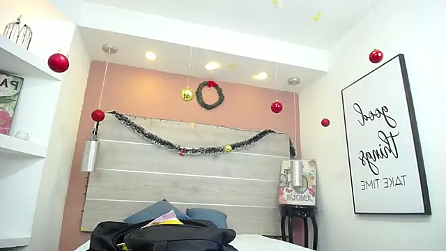 Snapshot of AlexandraCambell chatting on January 6, 2026, 11:36 am AlexandraCambell online show from January 6, 2026, 11:36 am