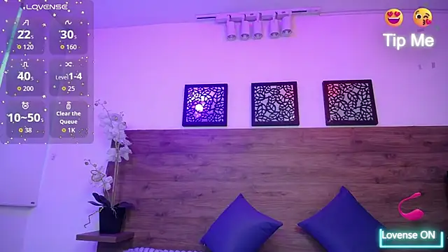 Snapshot of AlexandraCambell chatting on September 8, 2025, 7:46 pm AlexandraCambell online show from September 8, 2025, 7:46 pm