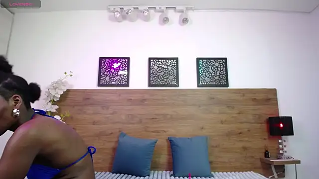 Snapshot of AlexandraCambell chatting on February 13, 2026, 8:36 am AlexandraCambell online show from February 13, 2026, 8:36 am