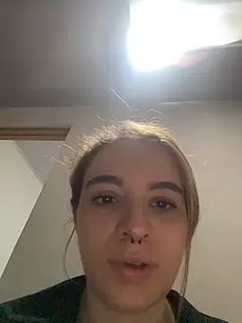 karla-thomsom10 online show from March 5, 2026, 6:37 pm