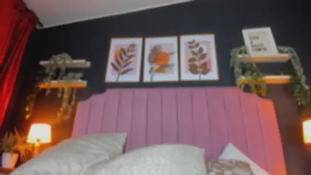 Snapshot of scarlet_dh chatting on May 23, 2026, 9:25 pm scarlet dh online show from May 23, 2026, 9:25 pm