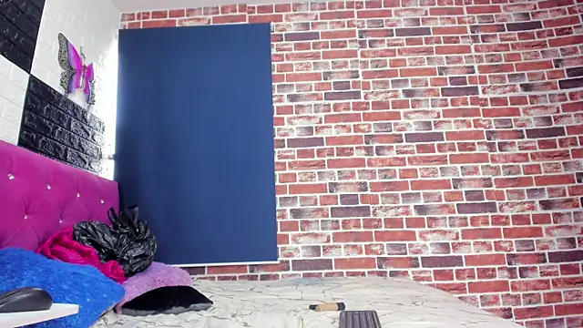 Snapshot of aliaandadara chatting on September 20, 2025, 1:38 pm aliaandadara online show from September 20, 2025, 1:38 pm