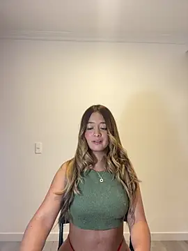 Zara Ross online show from December 17, 2025, 2:27 am