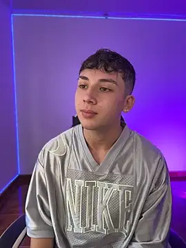 Snapshot of Casper___kyy chatting on February 18, 2026, 7:43 pm Casper kyy online show from February 18, 2026, 7:43 pm