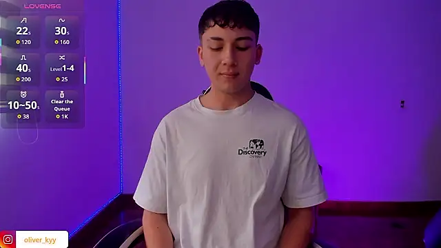 Snapshot of Casper___kyy chatting on January 14, 2026, 6:33 pm Casper kyy online show from January 14, 2026, 6:33 pm