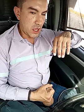 Blackaxes online show from December 17, 2025, 6:13 pm