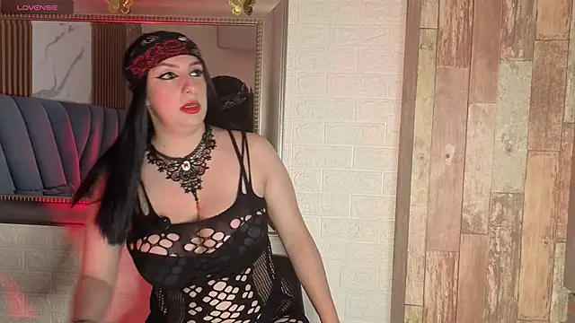 angel  red  online show from February 17, 2026, 1:36 am