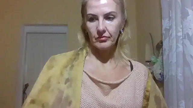 TianaQLove online show from October 25, 2025, 4:07 pm