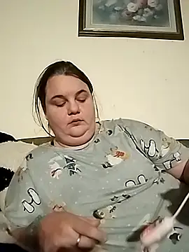 Snapshot of LittleBunny3 chatting on November 10, 2025, 12:48 am LittleBunny3 online show from November 10, 2025, 12:48 am