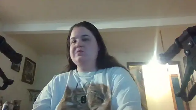 Snapshot of LittleBunny3 chatting on August 6, 2026, 10:49 pm LittleBunny3 online show from August 6, 2026, 10:49 pm