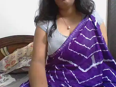 anu-anu2002 online show from October 25, 2025, 11:42 am