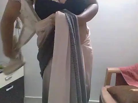 anu-anu2002 online show from April 3, 2026, 7:09 pm