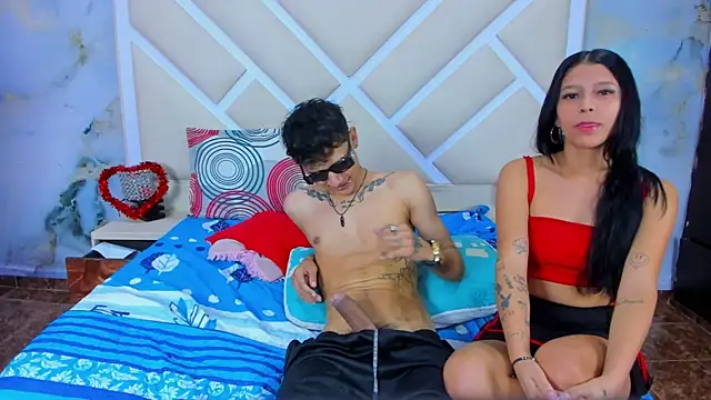 Snapshot of Innocent_Looks chatting on December 19, 2025, 6:21 pm Innocent Looks online show from December 19, 2025, 6:21 pm