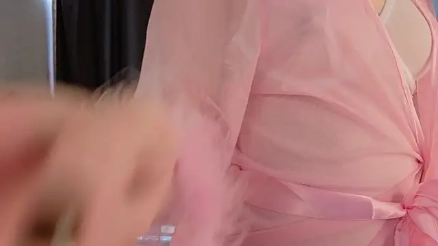 CindyGreen online show from December 17, 2025, 6:07 am