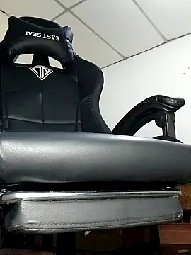 Bosssweet22cm online show from December 16, 2025, 4:06 am