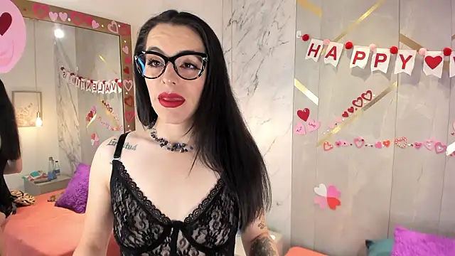 IsisNoir online show from February 17, 2026, 12:35 pm