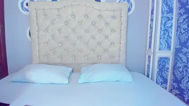 mishell lovely online show from December 22, 2025, 1:22 pm