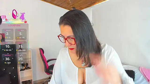 D Martii online show from November 18, 2025, 1:25 pm