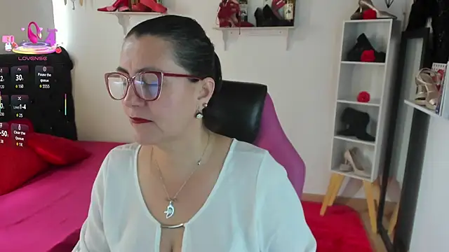 Snapshot of D_Martii chatting on September 12, 2025, 2:39 pm D Martii online show from September 12, 2025, 2:39 pm