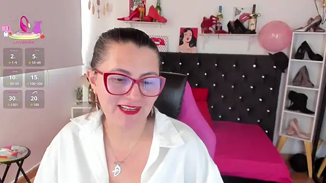 Snapshot of D_Martii chatting on September 9, 2025, 12:14 pm D Martii online show from September 9, 2025, 12:14 pm