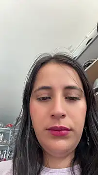 GiaDuque online show from May 27, 2026, 1:18 pm