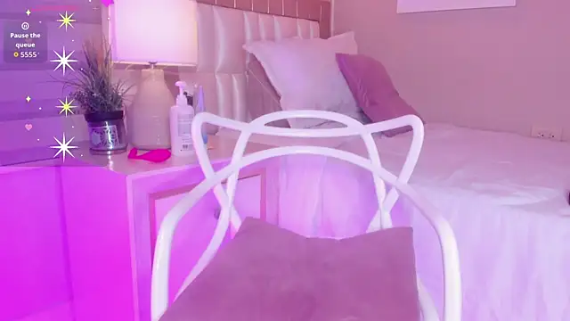  paula x online show from September 27, 2025, 11:38 am