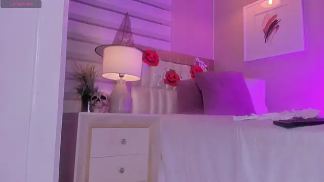  paula x online show from November 1, 2025, 11:37 am