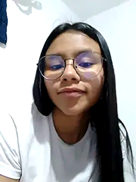 Snapshot of SofieLove_01 chatting on April 11, 2026, 6:54 am SofieLove 01 online show from April 11, 2026, 6:54 am